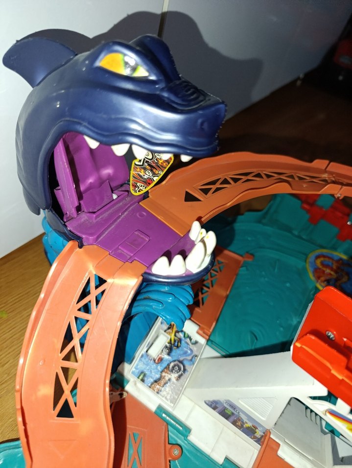 hot wheels çılgın sharky oyun seti - Görsel 3