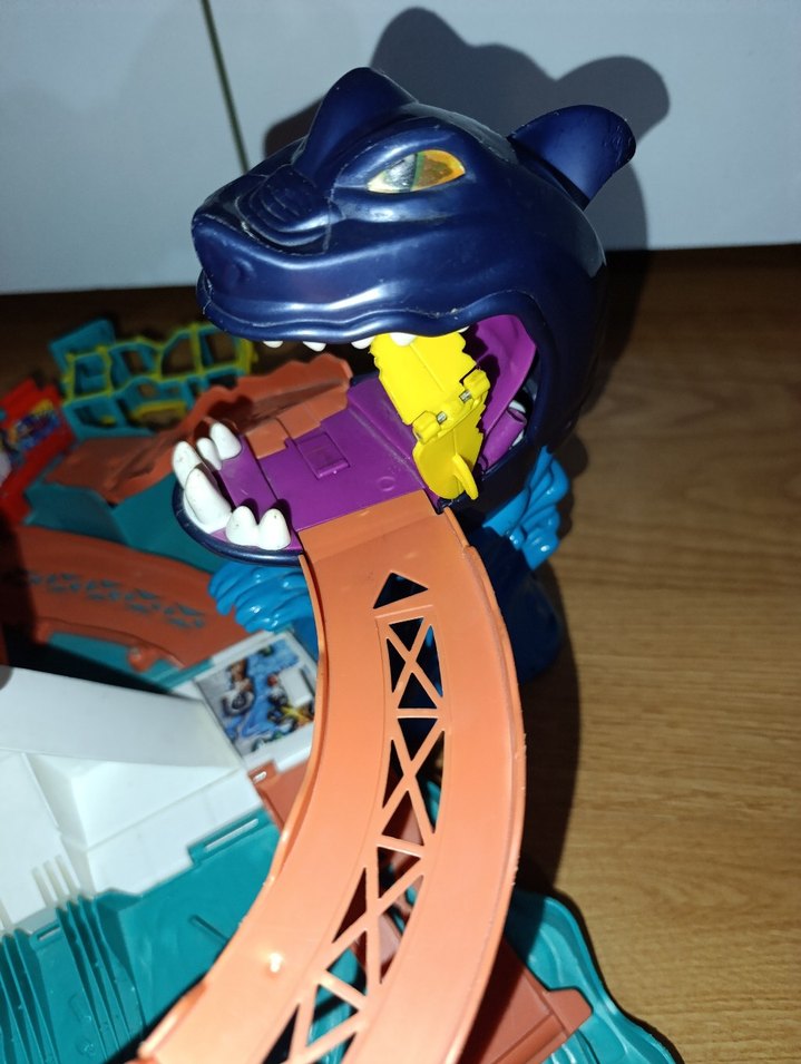 hot wheels çılgın sharky oyun seti - Görsel 5