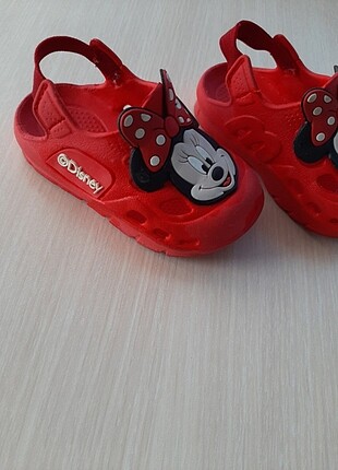 Walt Disney World Kırmızı bebek sandalet 