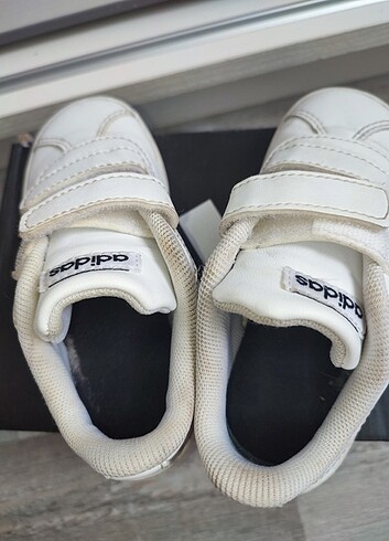 24 Beden Orjinal adidas spor ayakkabı