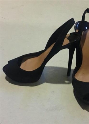 Stradivarius STRADIVARIUS 38 NO SİYAH TOPUKLU AYAKKABI