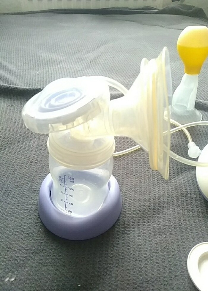 Lansinoh sut sağma makinası çok kullanışlı yanında el sağma hedi - Görsel 4