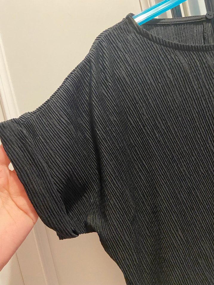 Kız çocuk Siyah Pliseli Kısa Kollu Bluz - Görsel 3