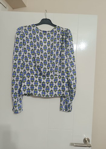 Düğmeli V Yaka Uzun Kollu Bluz - Görsel 5