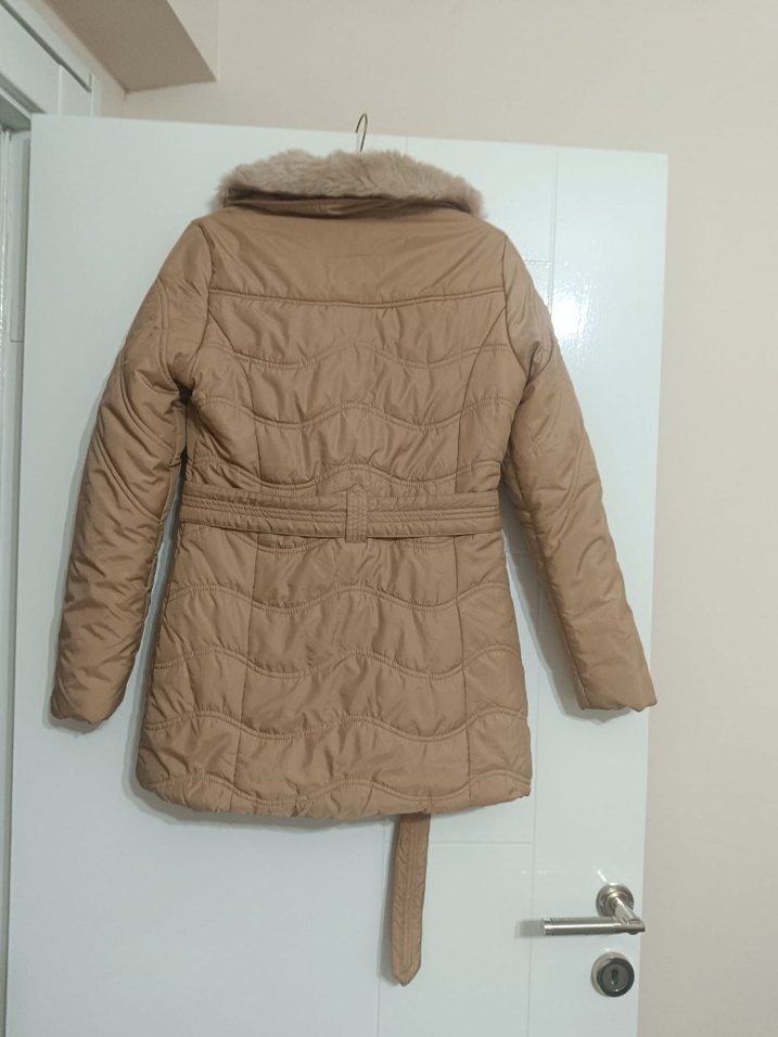 Bej Kürklü Kısa Kadın Kışlık Mont - Görsel 2