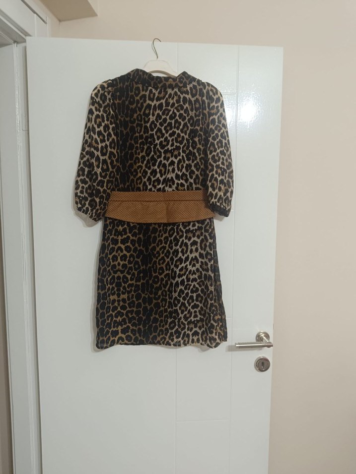 Leopar Desenli Kemerli Mini Elbise - Görsel 3