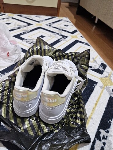36,5 Beden Adidas sneaker