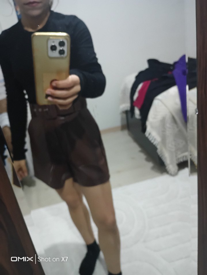 Kahverengi Kemerli Deri Kadın Şort - Görsel 2