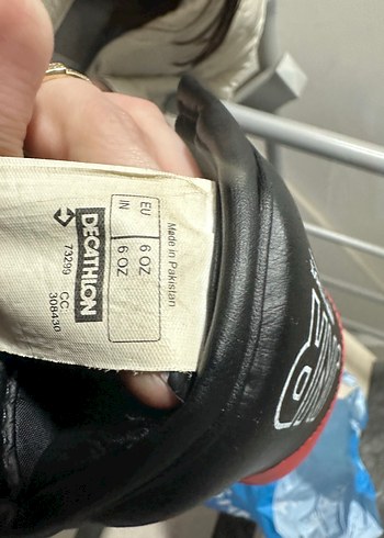 Kırmızı Siyah Deri Cocuk Boks Eldiveni - Görsel 2