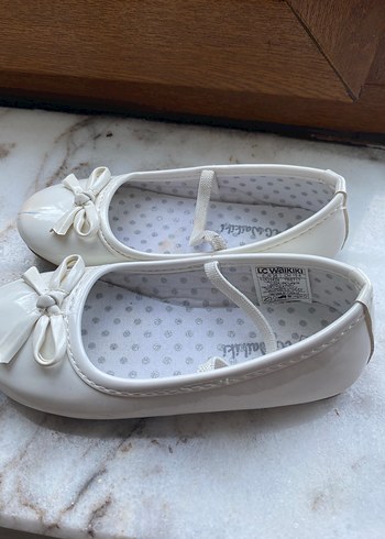 Kız Çocuk Beyaz Tokalı Babet Ayakkabı - Görsel 3