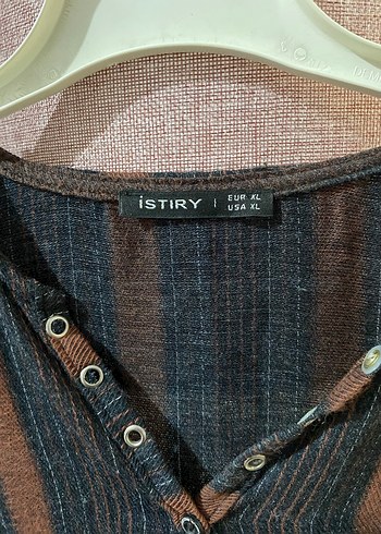 Düğmeli V Yaka Kadın Gömlek - Görsel 4