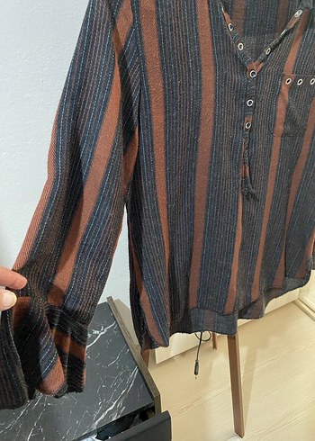 Düğmeli V Yaka Kadın Gömlek - Görsel 2