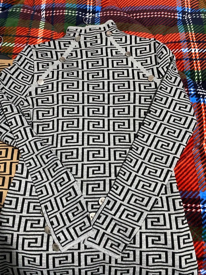 Düğmeli Uzun Kollu Desenli Kadın Triko Elbise - Görsel 2