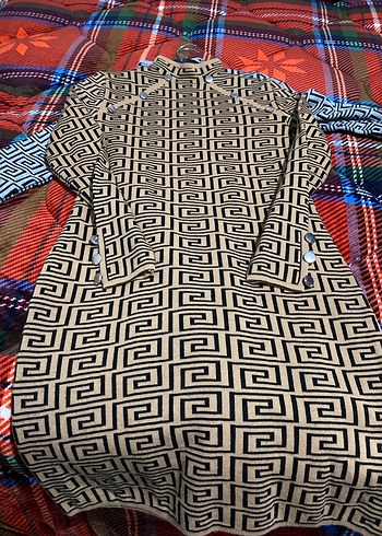 Düğmeli Balıkçı Yaka Kahverengi Desenli Triko Elbise - Görsel 4