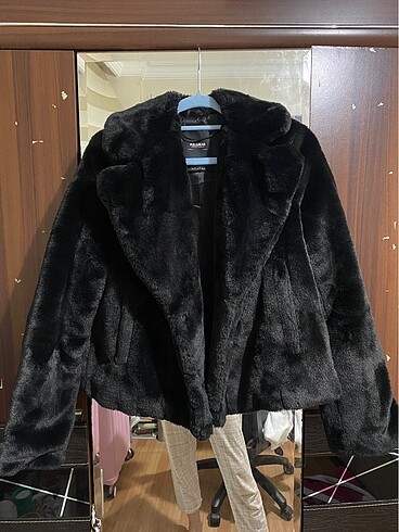 Pull and Bear Siyah kürk