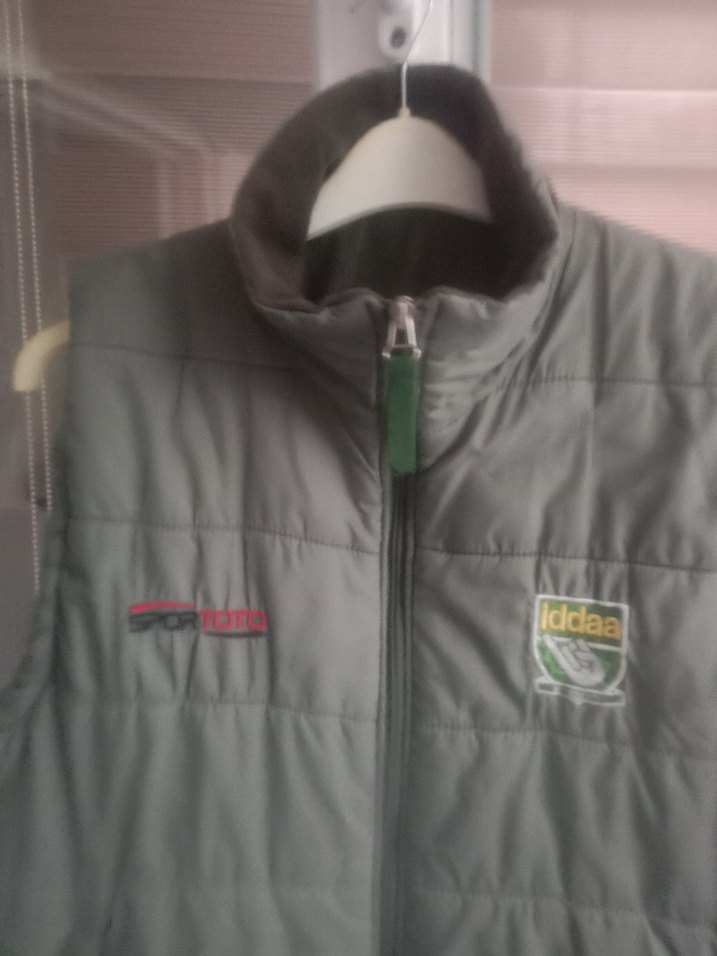 Gri Fermuarlı Erkek Yelek - Görsel 5