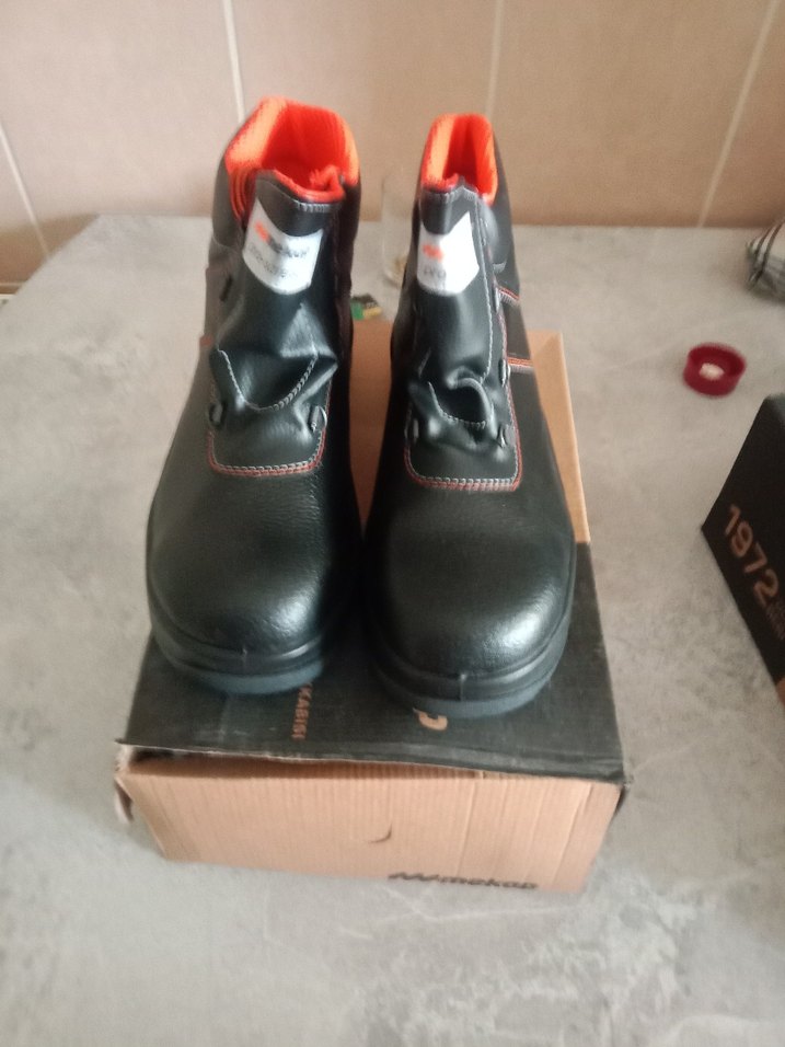 Siyah Kauçuk Erkek Botları, Kemer Detaylı - Görsel 2