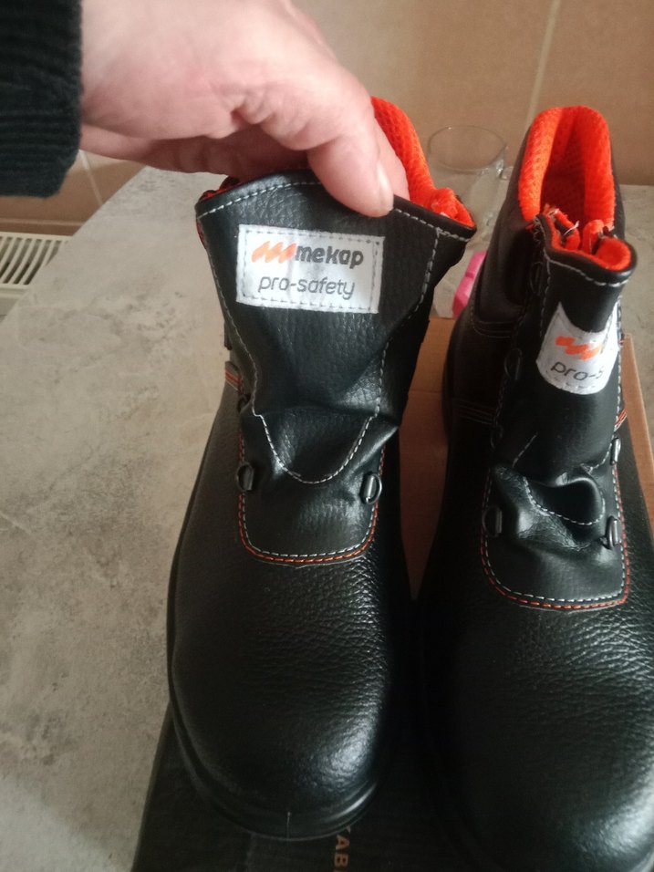 Siyah Kauçuk Erkek Botları, Kemer Detaylı - Görsel 3