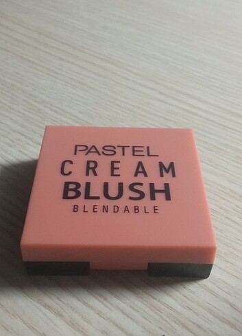 Pastel krem allık