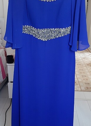 Mavi gece elbisesi