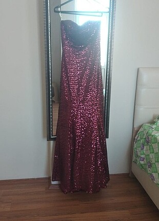 Bordo pullu abiye