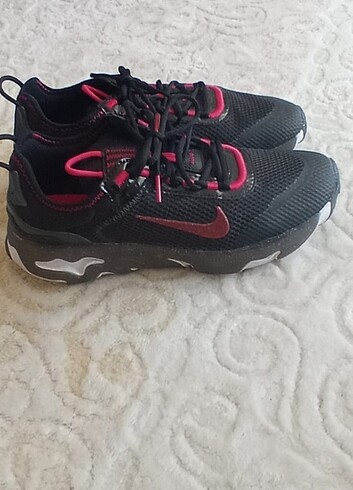 39 Beden siyah Renk Nike bayan ayakkabı 