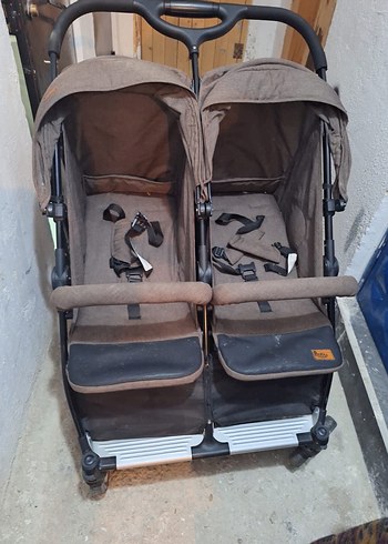 Kahverengi Çiftli Bebek Arabası