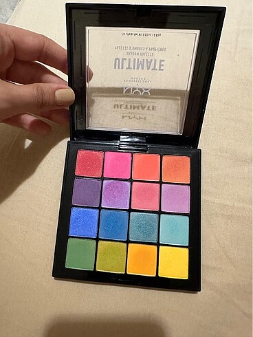 Nyx brights palette