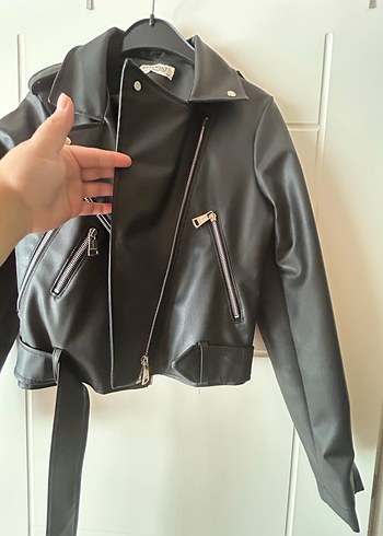 Kemerli Siyah Kadın Biker Deri Ceket