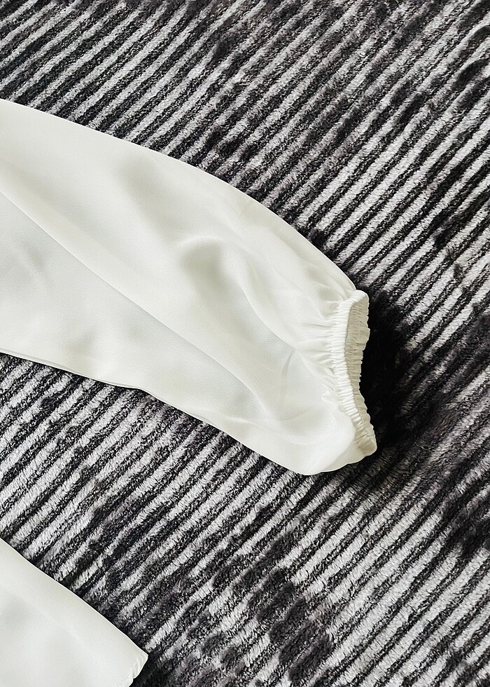 Beyaz Yaka Detaylı Gömlek - Görsel 3