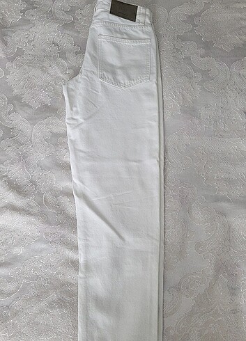 Beyaz bershka jean