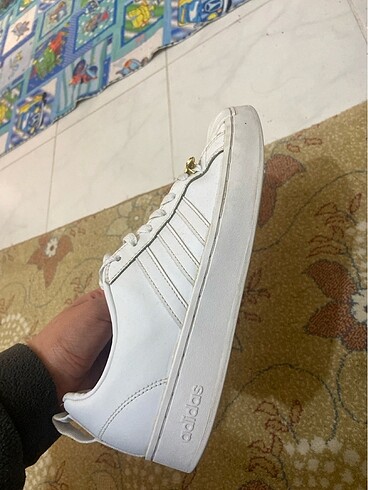 40 Beden Adidas ayakkabı 40 numara