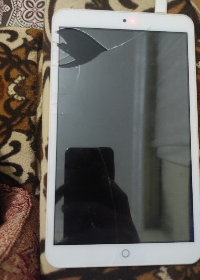 Reeder tablet dokunmatik değişecek parça niyetine satılıktır  - Görsel 3