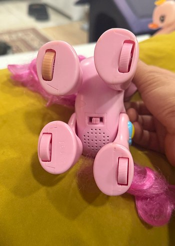 HASBRO TÜRKÇE KONUŞAN PONY PARTİ YILDIZI PİE
20.3 cm büyüklük - Görsel 4