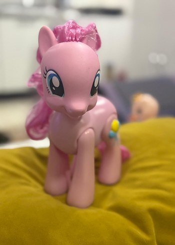 HASBRO TÜRKÇE KONUŞAN PONY PARTİ YILDIZI PİE
20.3 cm büyüklük - Görsel 2