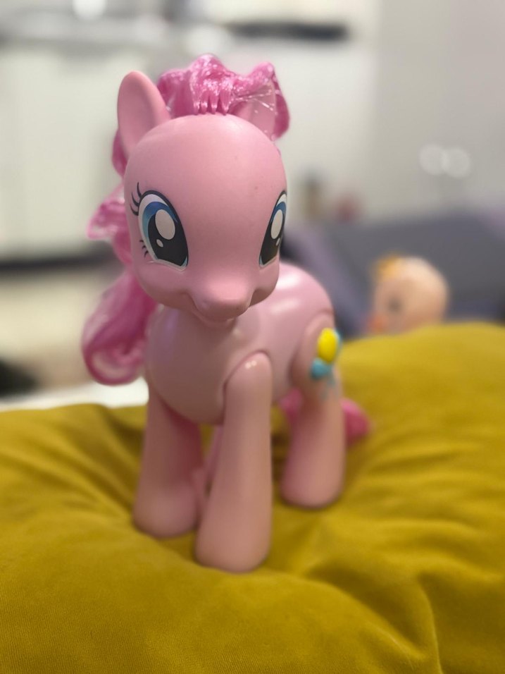 HASBRO TÜRKÇE KONUŞAN PONY PARTİ YILDIZI PİE
20.3 cm büyüklük - Görsel 2