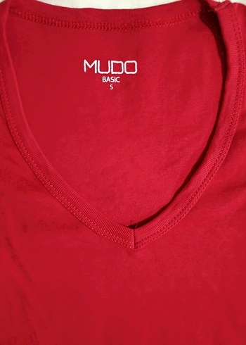 Mudo Koyu Kırmızı V Yaka Kadın Tişört mudo