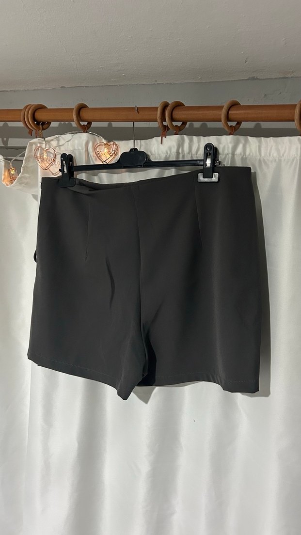 Bağlama Detaylı Gri Mini Şort Etek - Görsel 3