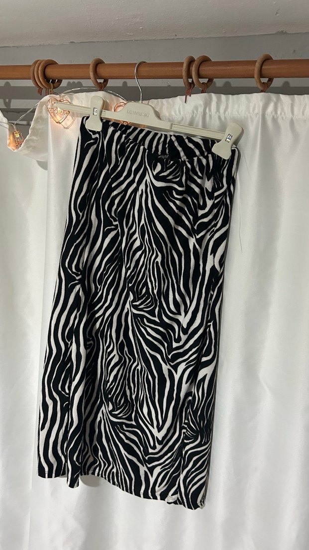 siyah yüksel bel yirtmacli midi boy zebra etek - Görsel 3