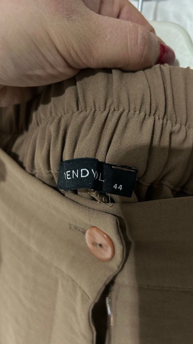 Düğmeli Bej KadınKumaş Pantolon - Görsel 3