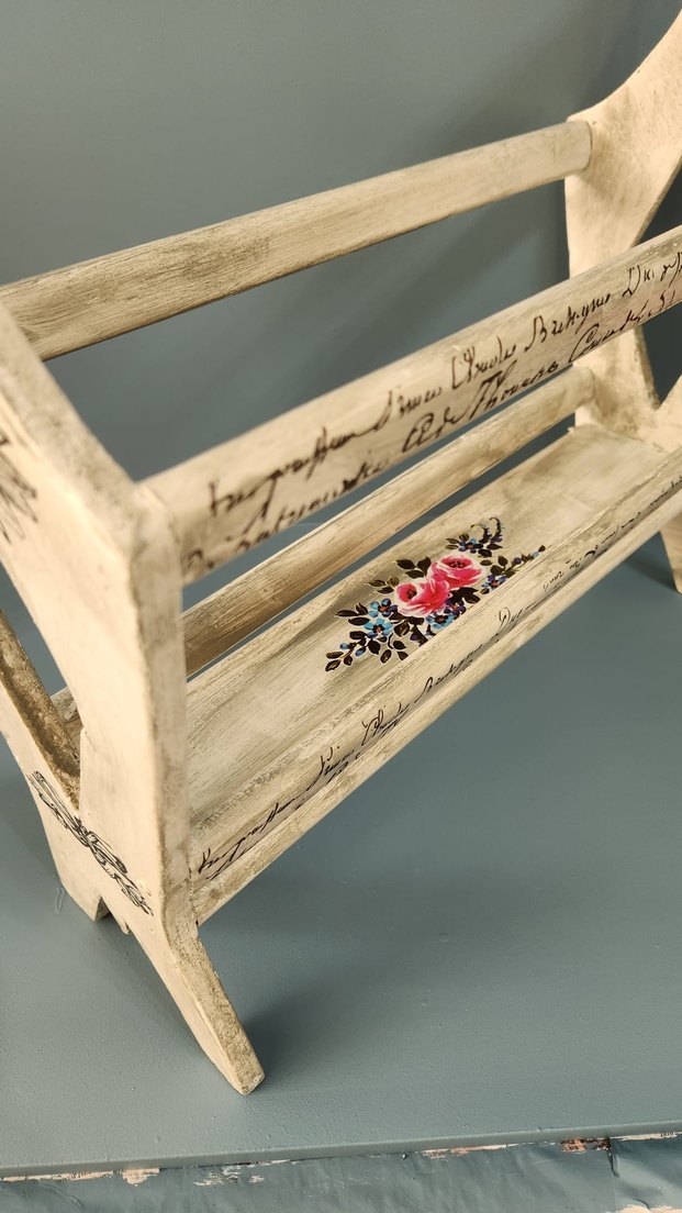 Beyaz antika gazetelik dergilik - Görsel 2