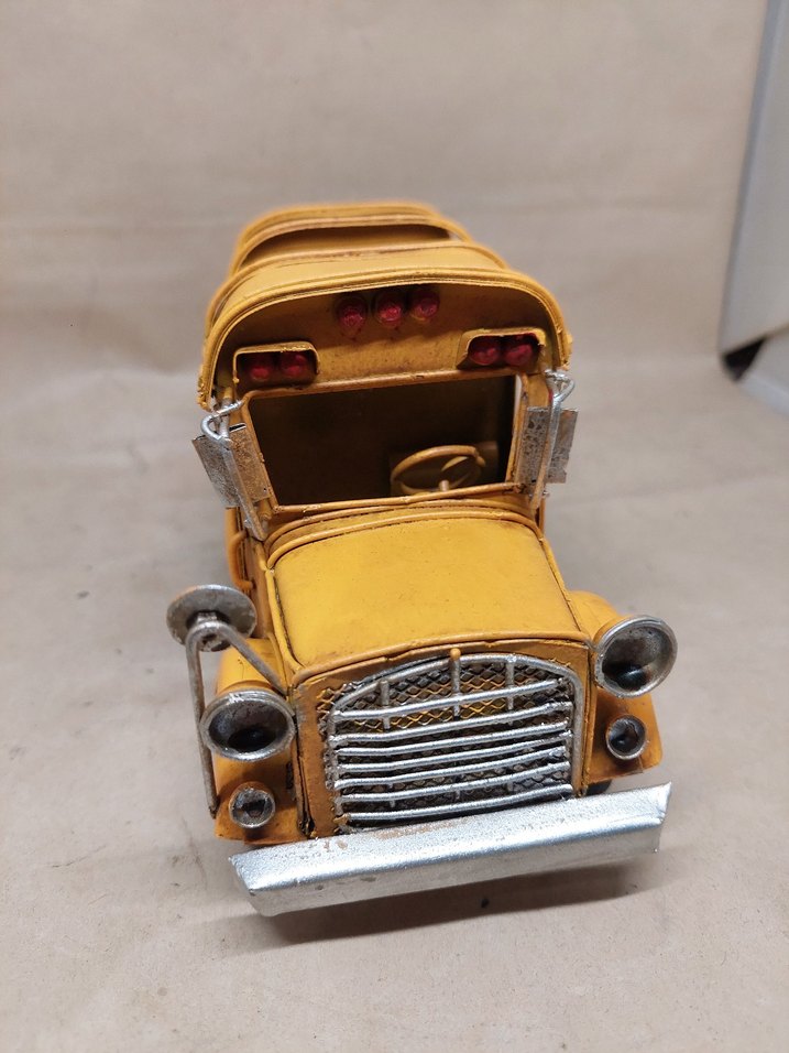 Renkli Sarı vintage Araba - Görsel 2