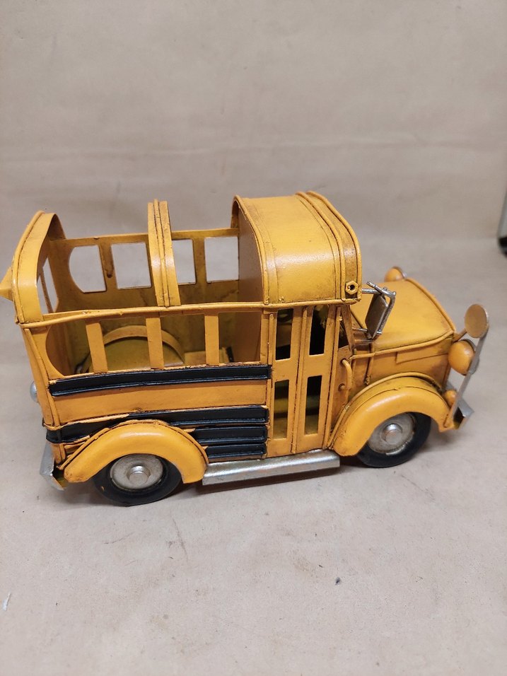 Renkli Sarı vintage Araba - Görsel 4