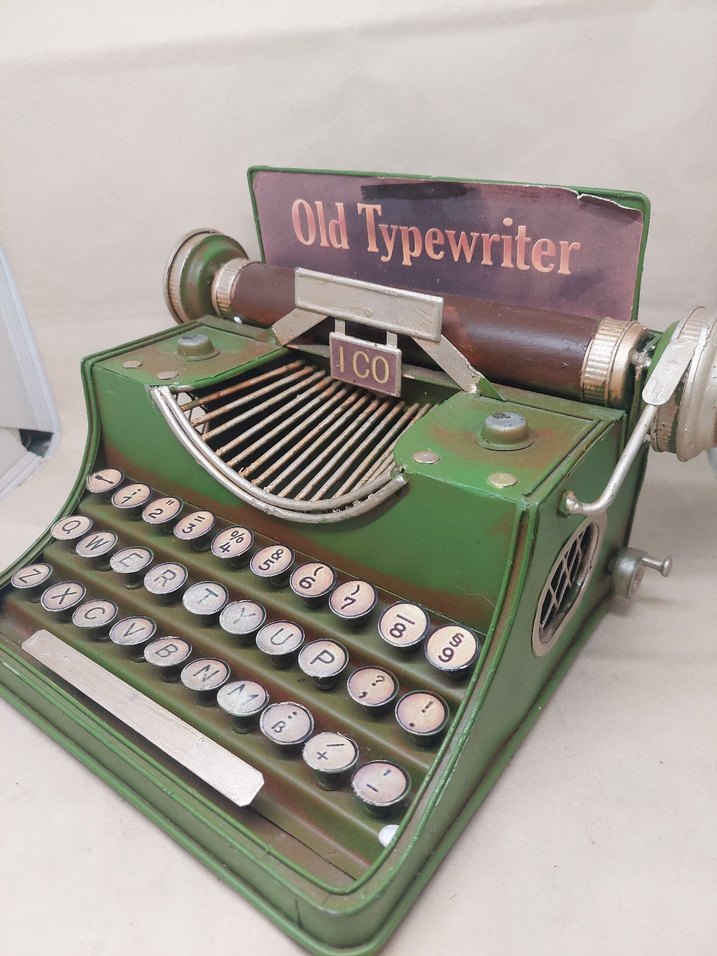 Renkli Haki Eski Daktilo Dekoru - Görsel 2