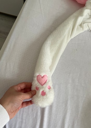 Beyaz Peluş Çocuk Şapkası Kulaklı ve Nakışlı - Görsel 2