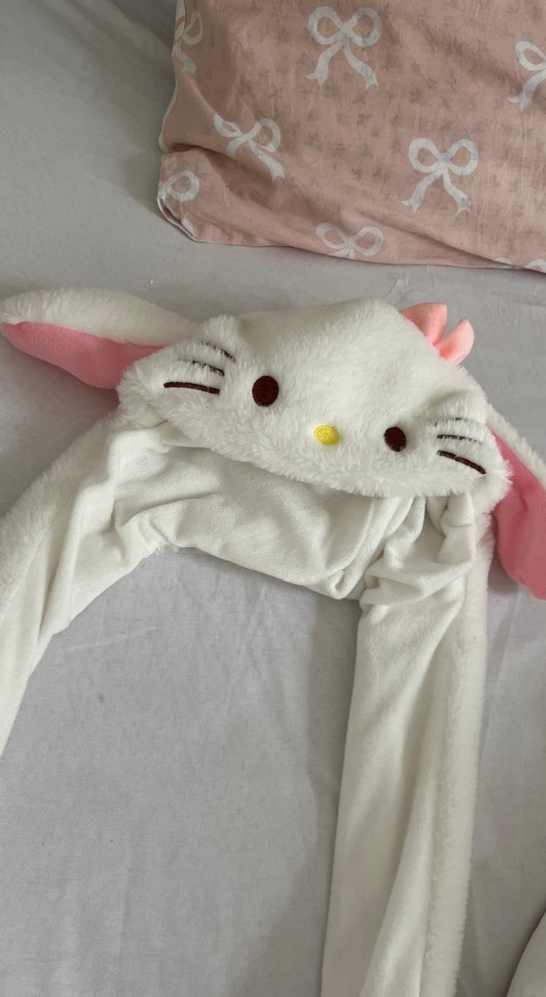 Beyaz Peluş Çocuk Şapkası Kulaklı ve Nakışlı - Görsel 3