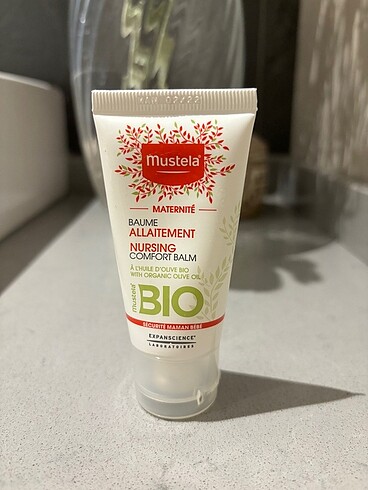 Mustela göğüs ucu kremi