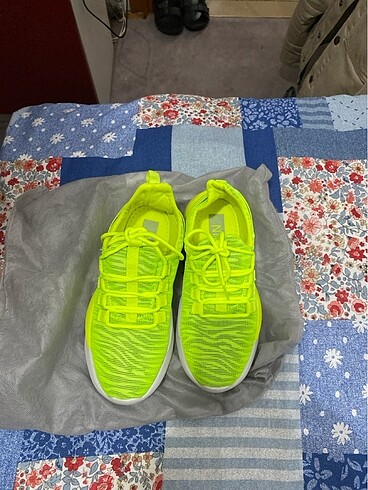 37 Beden Gunluk spor ayakkabi