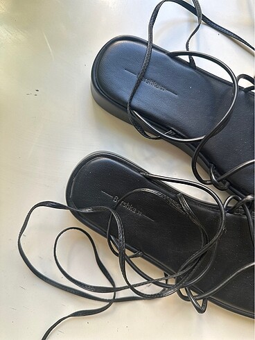 38 Beden siyah Renk Bershka sandalet
