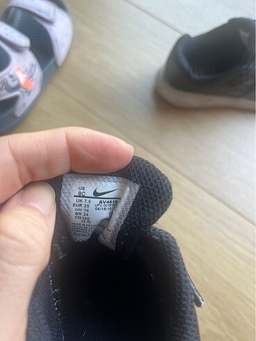 25 Beden Nike spor ayakkabı